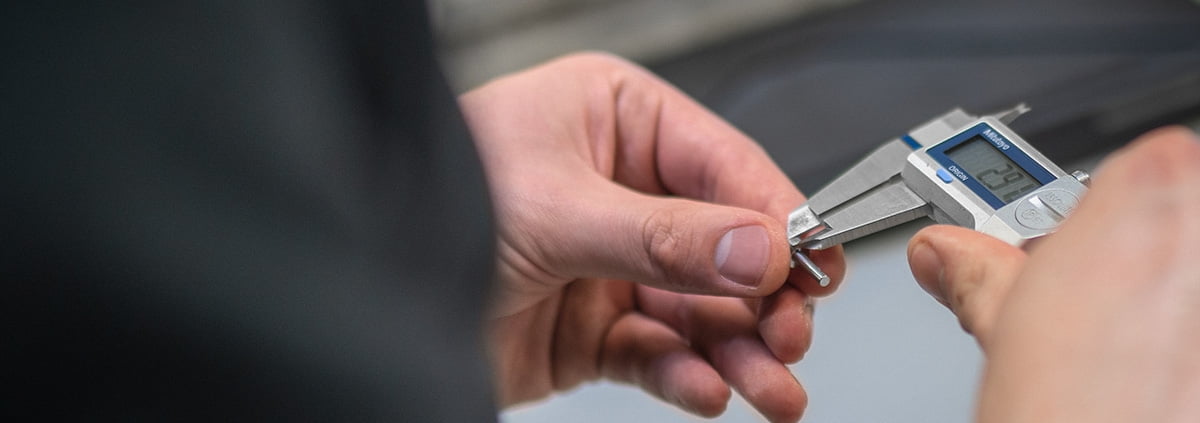 Messschieber zur Prüfung und Messung von Fertigteilen.